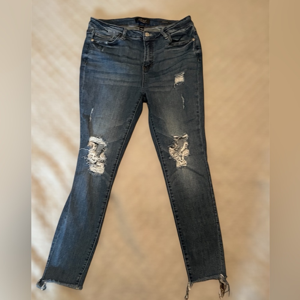 Judy Blue distressed jeans